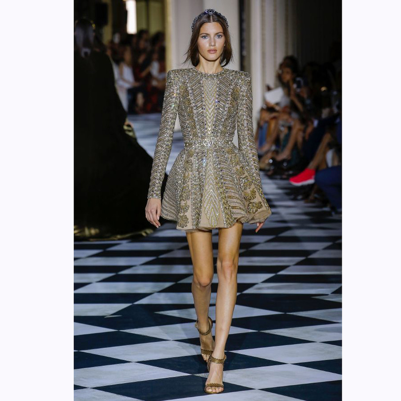  Alexandre Vauthier فستان قصير باللون الأسود من