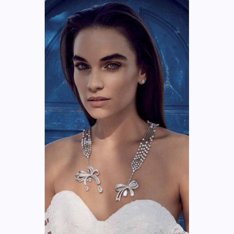 أطقم ماس تناسب العروس صاحبة فستان الزفاف المفتوح