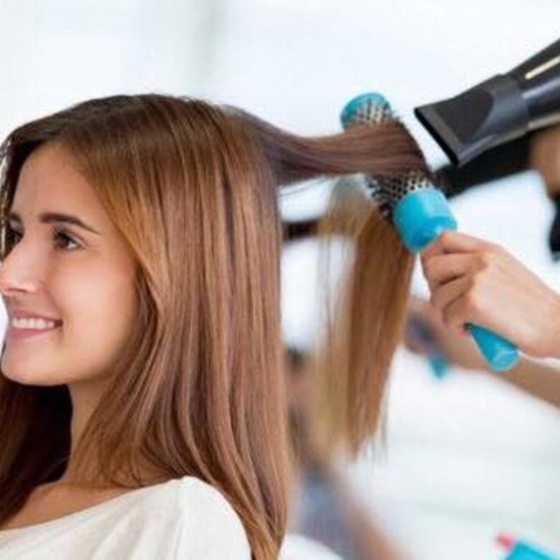 تأثير زيارة صالونات التجميل بإنتظام على نفسية المرأة