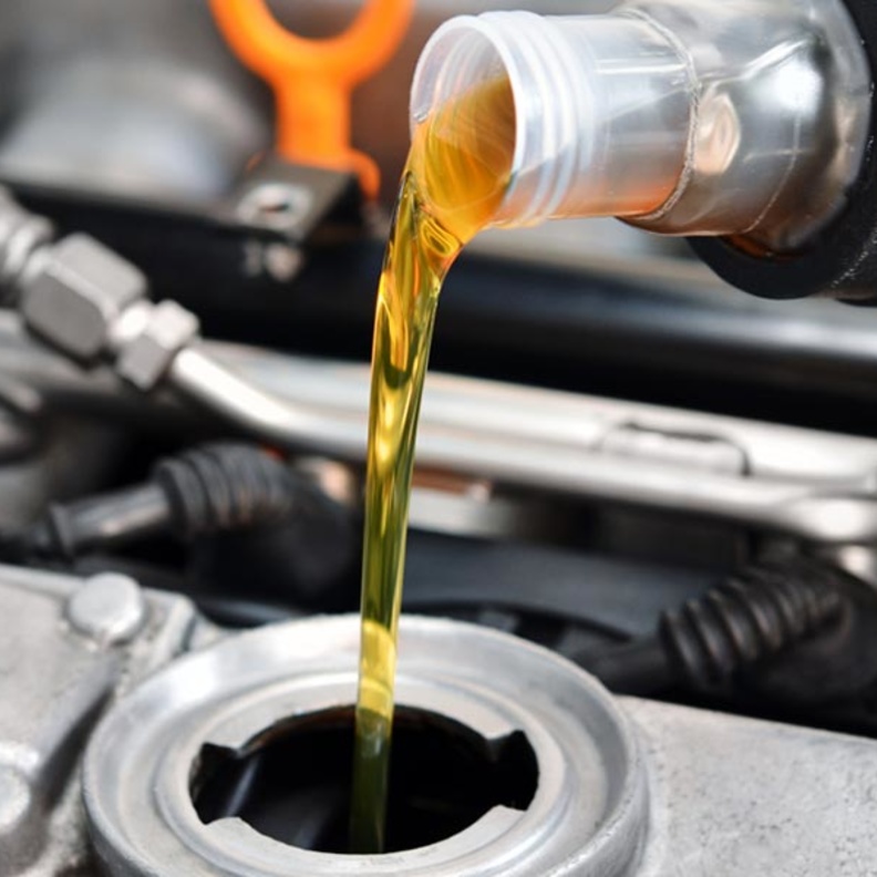 متى عليك تبديل زيت ومياه السيارة