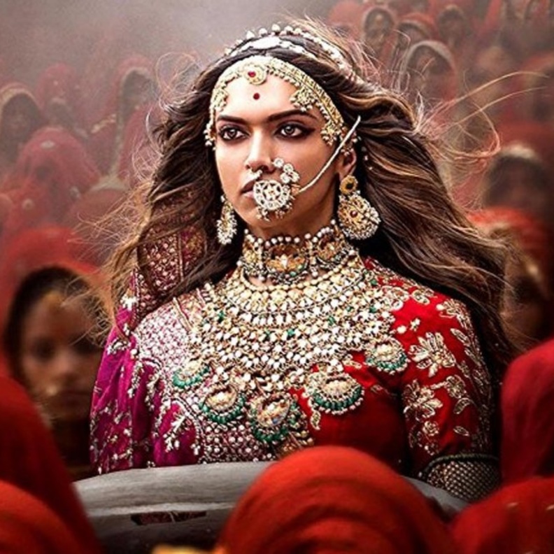  ديبيكا بادوكون تتفوق على شاروخان وعامر خان