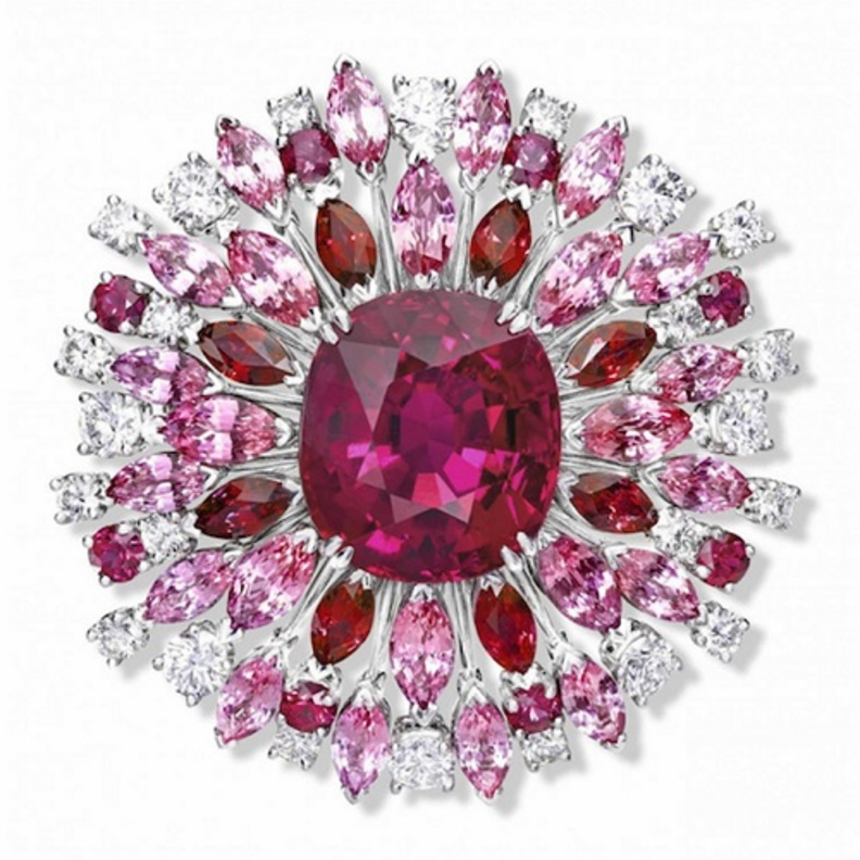 اسوارة من ديور Dior