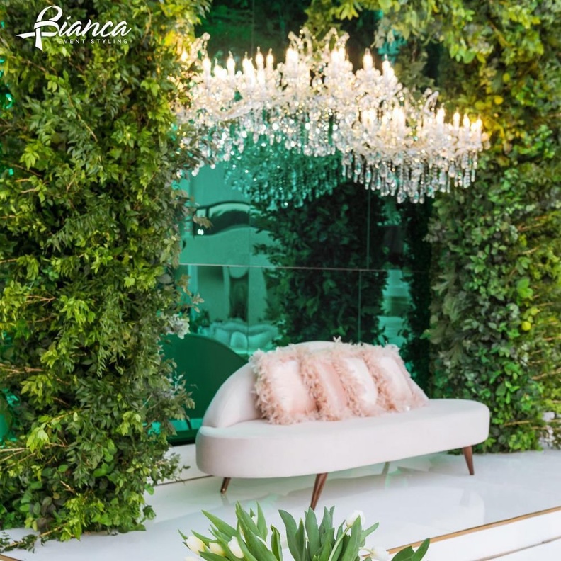 احدث اشكال كوشات اعراس لقاعات الزفاف المغلقة من تصميم Ali Bakhtiar Design