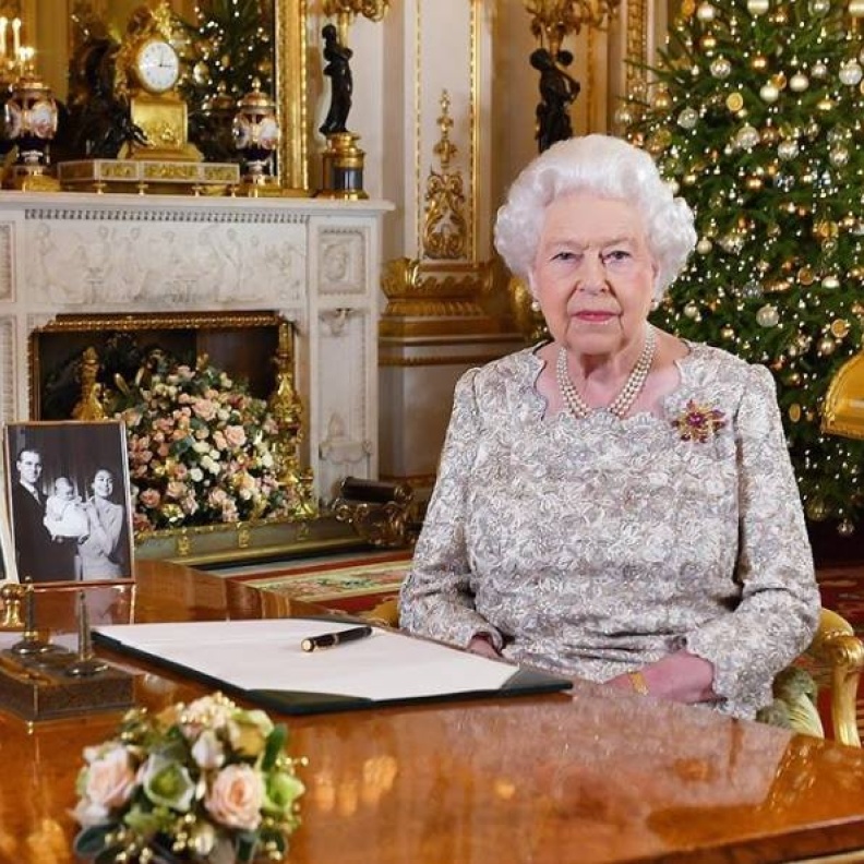 الصورة الرسمية للملكة إليزابيث في خطابها لمناسبات نهاية العام والذي سيعرض يوم غد
