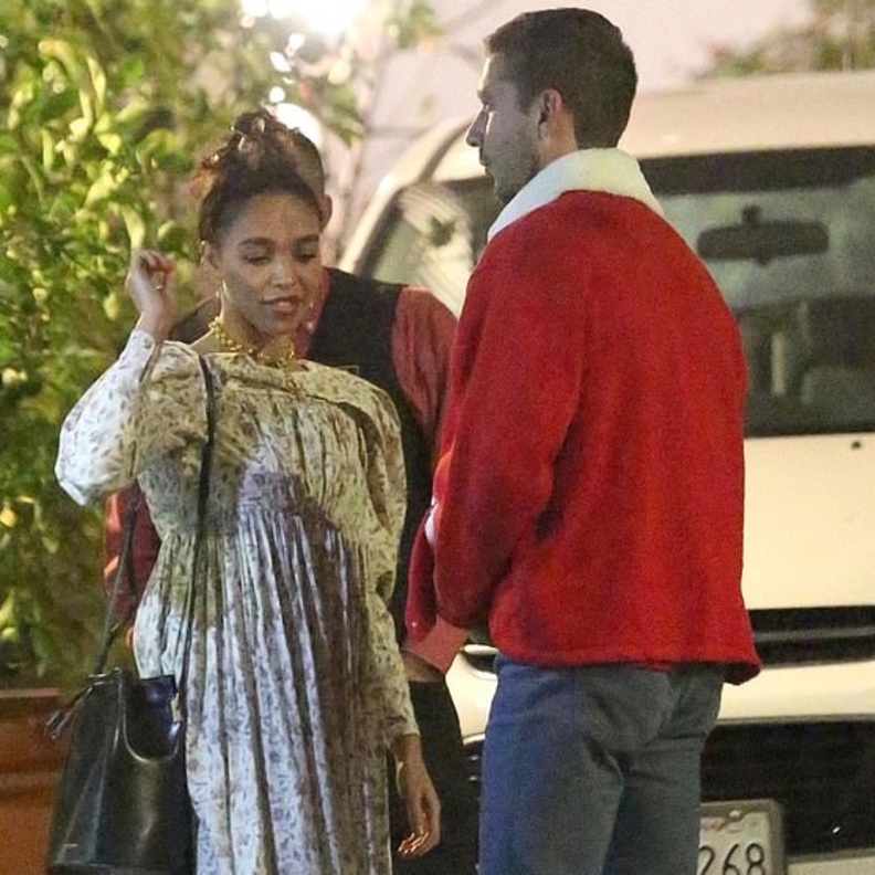 شيا لابوف وإف كيه ايه تويجز