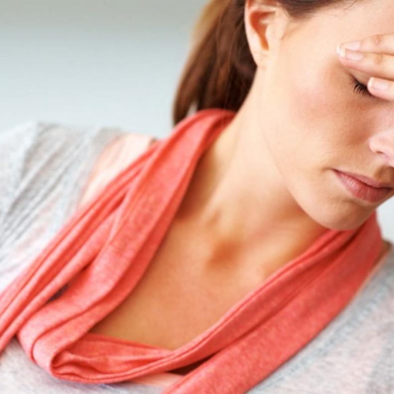 كيف تتصرف المرأة إذا وقعت ضحية للإجهاد الذهني والتفكير 