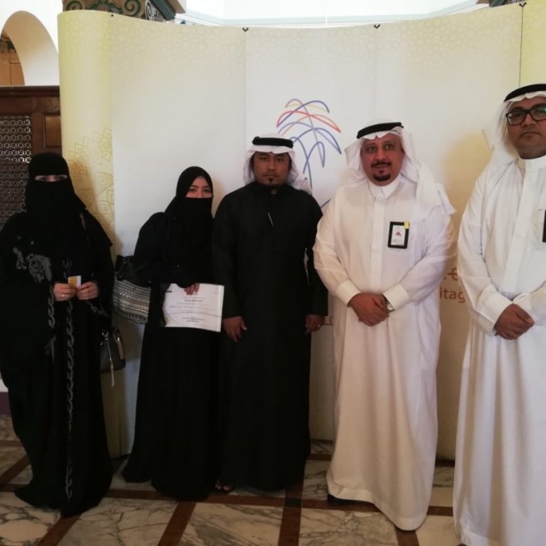 أول سعوديتان تحصلان على رخصة الارشاد السياحي للنساء 