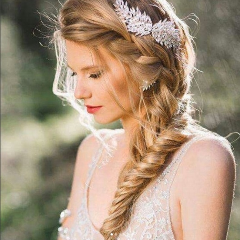 تسريحة الضفيرة الجانبية