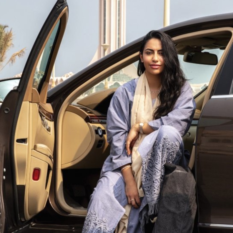 "لا تضعي ضغطاً كثيراً على رجليك في السيارة ولا تنفعلي بسرعة"