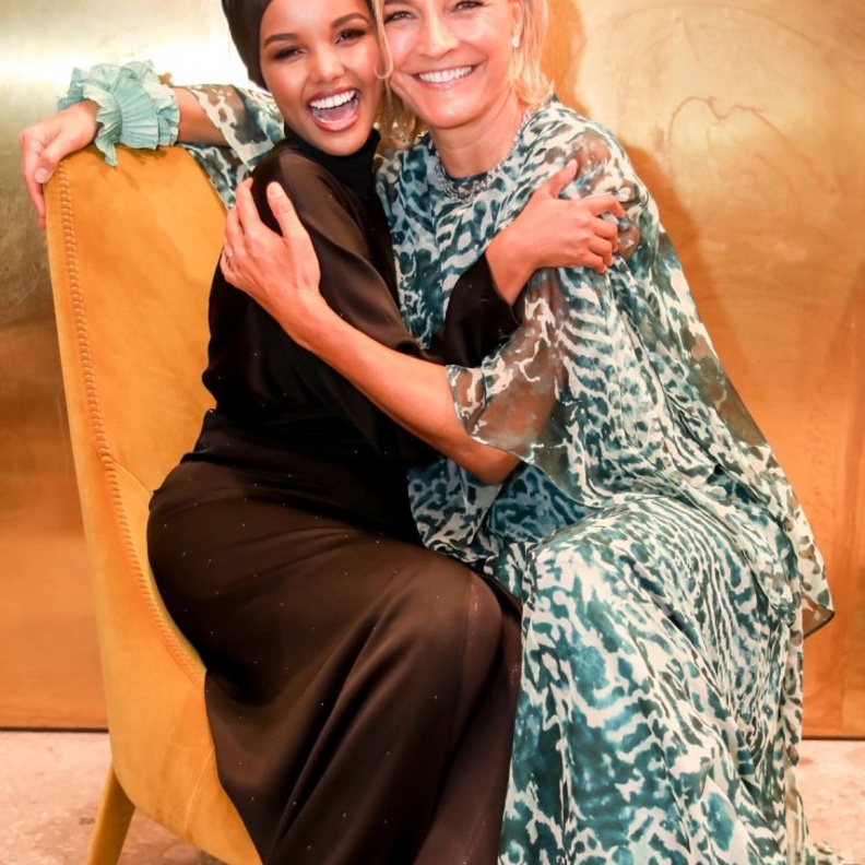 "هي" تحاور مديرة التجزئة في Max Mara والعارضة العالمية حليمة عدن 