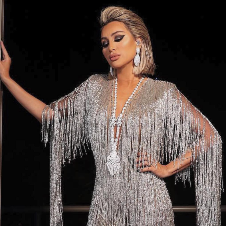 إطلالة النجمة ميريام فارس ليلة رأس السنة بارزة وطبيعية