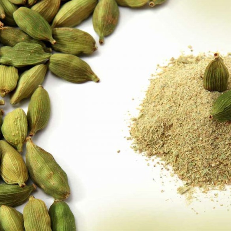  الهيل يساعد في تعزيز مناعة الجسم