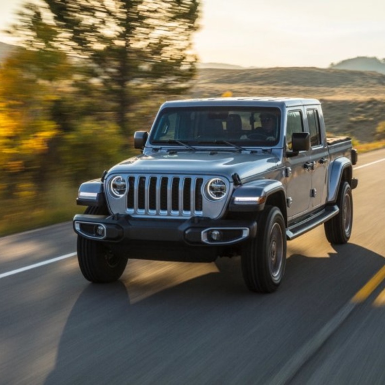 جيب جلاديتور 2020 من الداخل