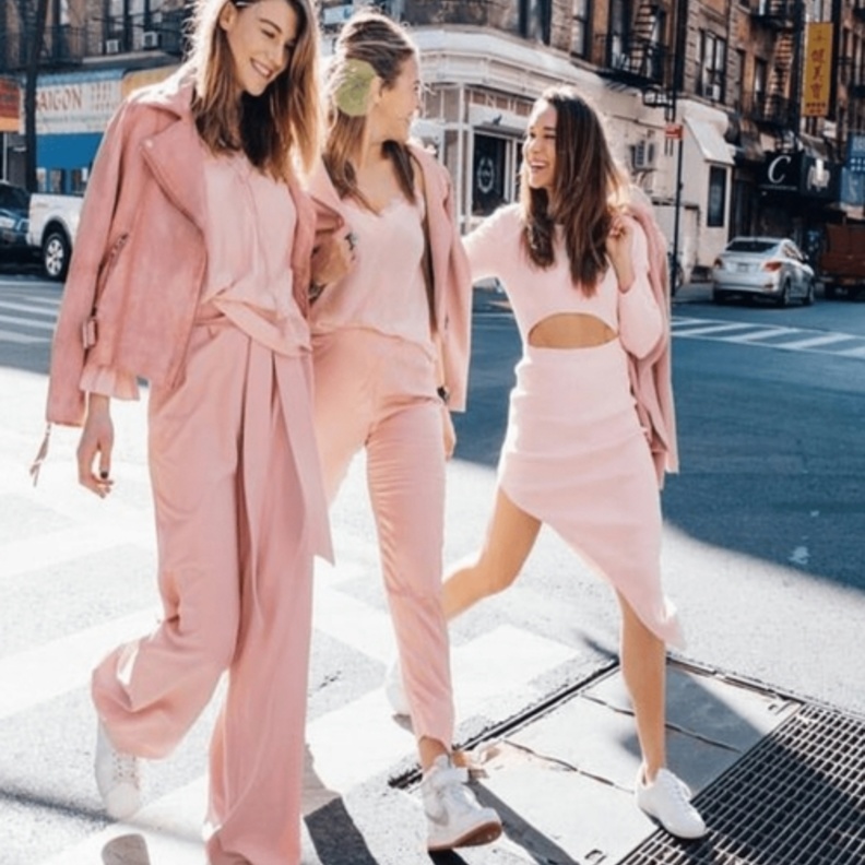 Alexander McQueen فستان اوف شولدرز زهري من