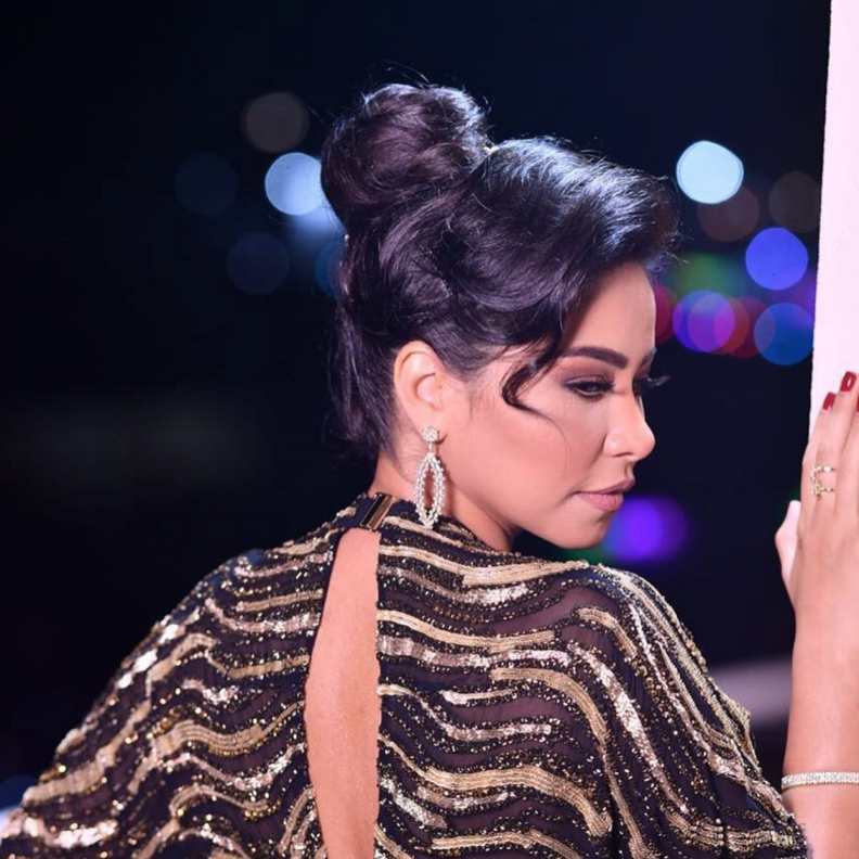 شيرين عبد الوهاب صدمت الجميع بقص شعرها