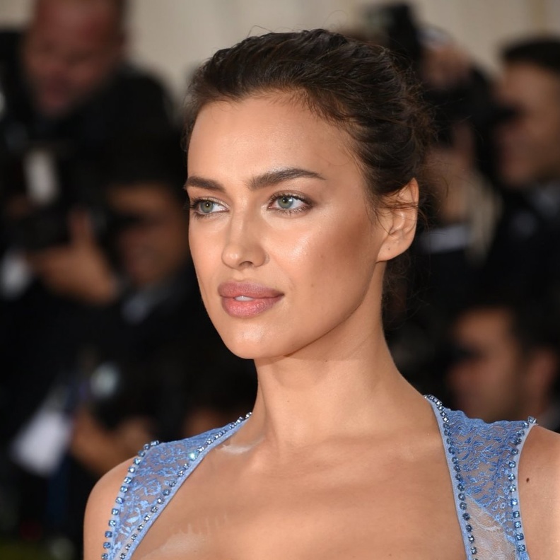 إطلالة جمالية موفقة لأيرينا في cannes film festival 2018 