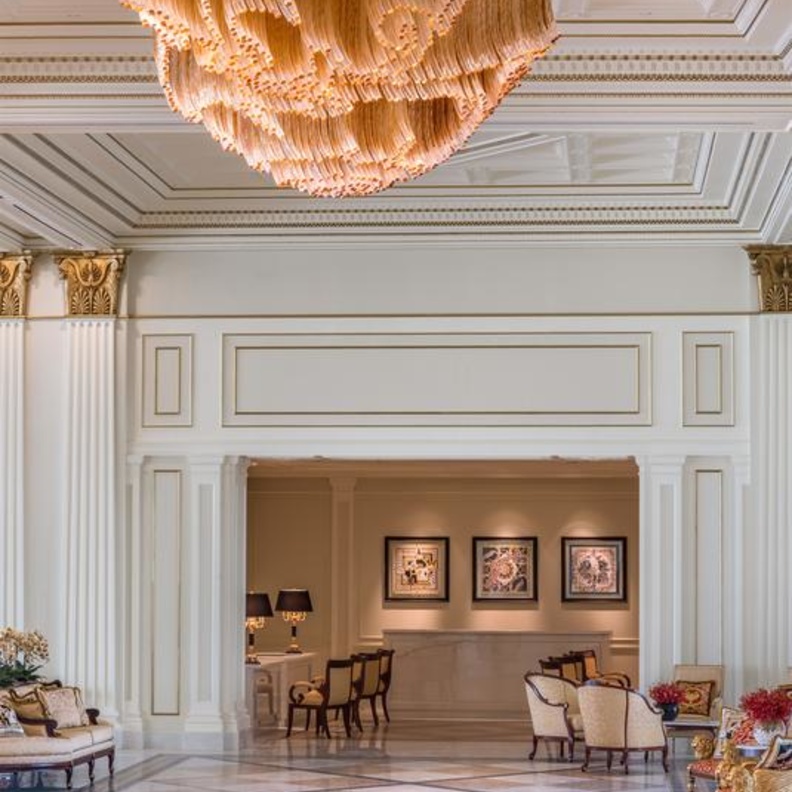 أجمل فنادق تملكها دور أزياء ومجوهرات في دبي