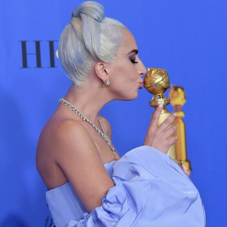 ليدي غاغا في حفل غولدن غلوب 2019 