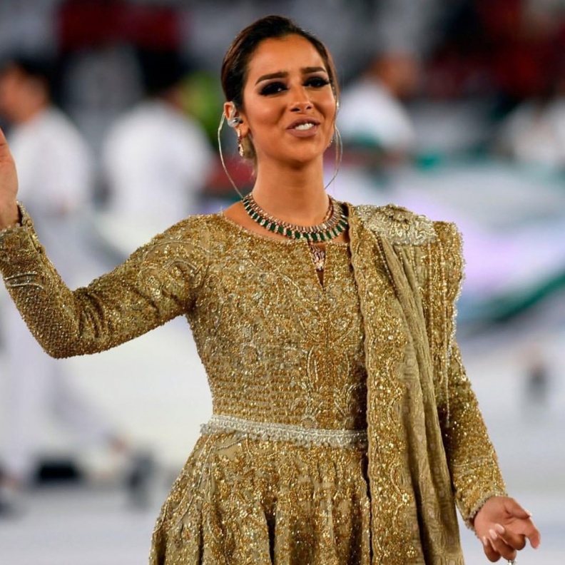 جمال ساحر للنجمة بلقيس في افتتاح بطولة كأس أسيا