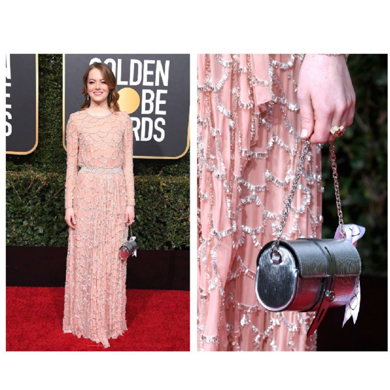 اختارت ايميلي بلانت صندل كعب عالي باللون الفضي مع فستانها المميز من الكسندر مكوين