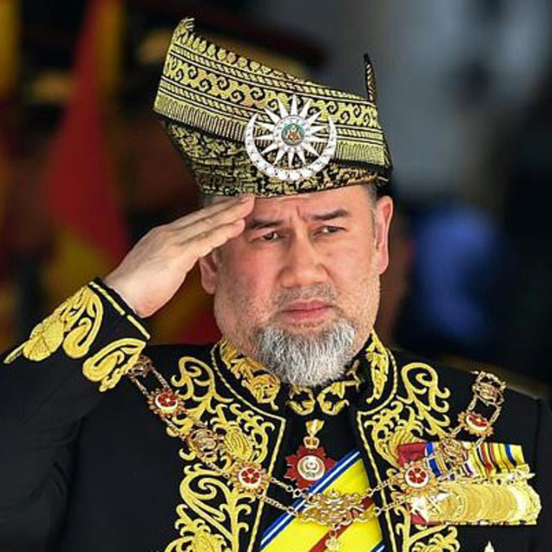 الملك محمد الخامس تزوج ملكة جمال موسكو