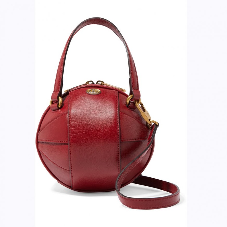 حقائب نسائية باللون الاحمر