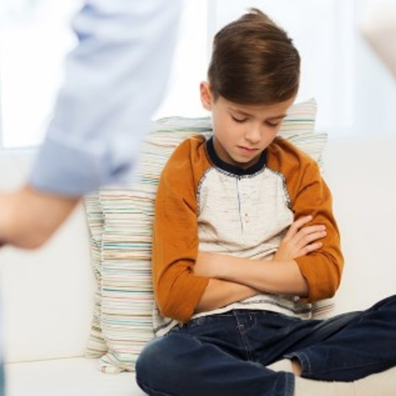 طرق معاقبة الطفل في بداية مرحلة المراهقة