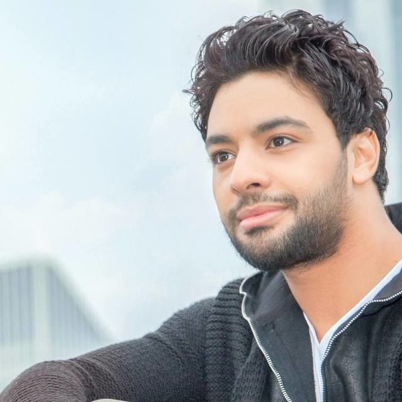 أحمد جمال يعلن خطوبته على مذيعة سعودية