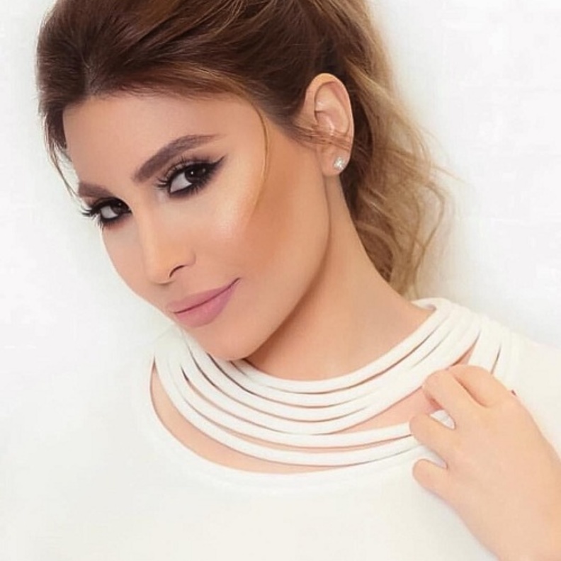 نجمات يتألقن بمكياج سامر خزامي