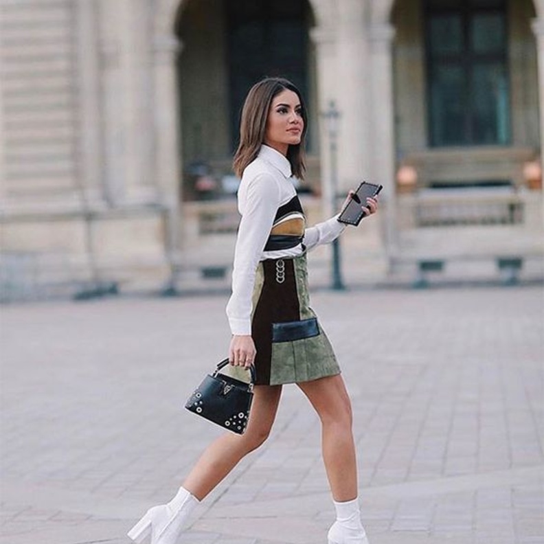 مع التنسيقات في التنانير القصيرة اختاري موديلات أحذية الكاحل