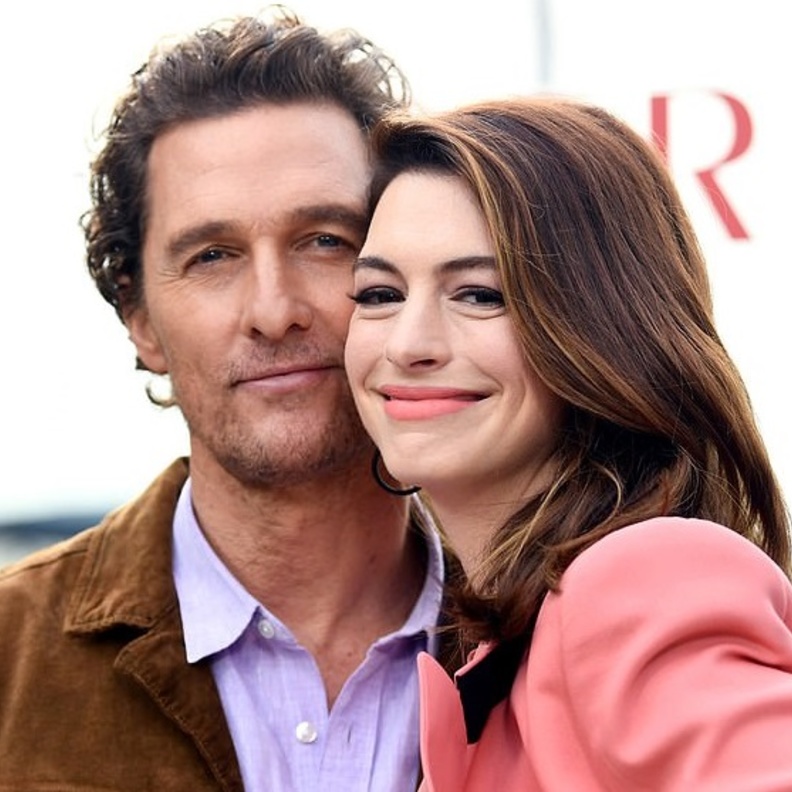 ماثيو ماكونهي وآن هاثاواي