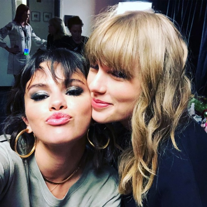 سيلينا جوميز وتايلور سويفت