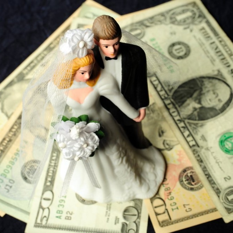 اختيار موعد حفل الزفاف يرتبط بفكرة شهر العسل