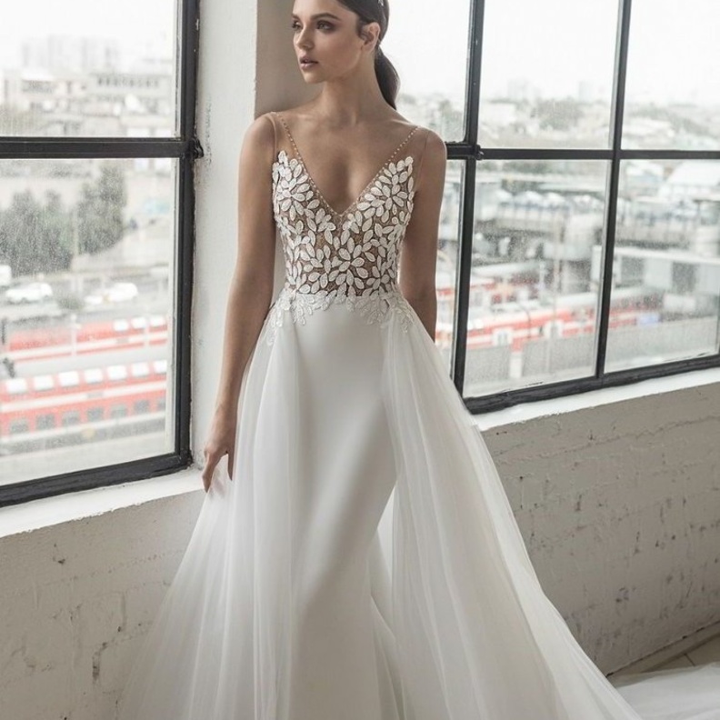  Lela Roseفستان من