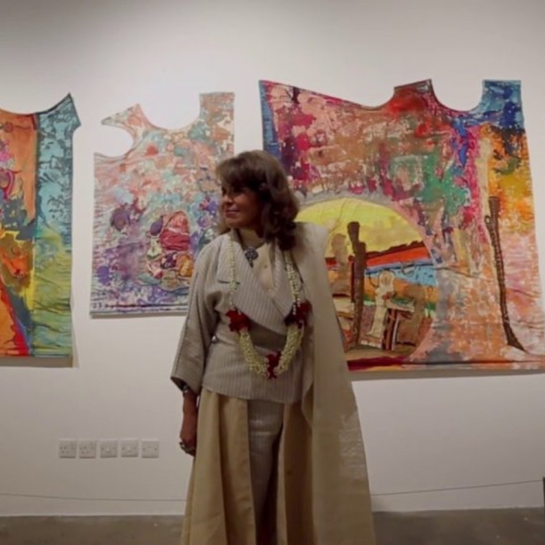 الفنانة التشكيلية منيرة موصلي