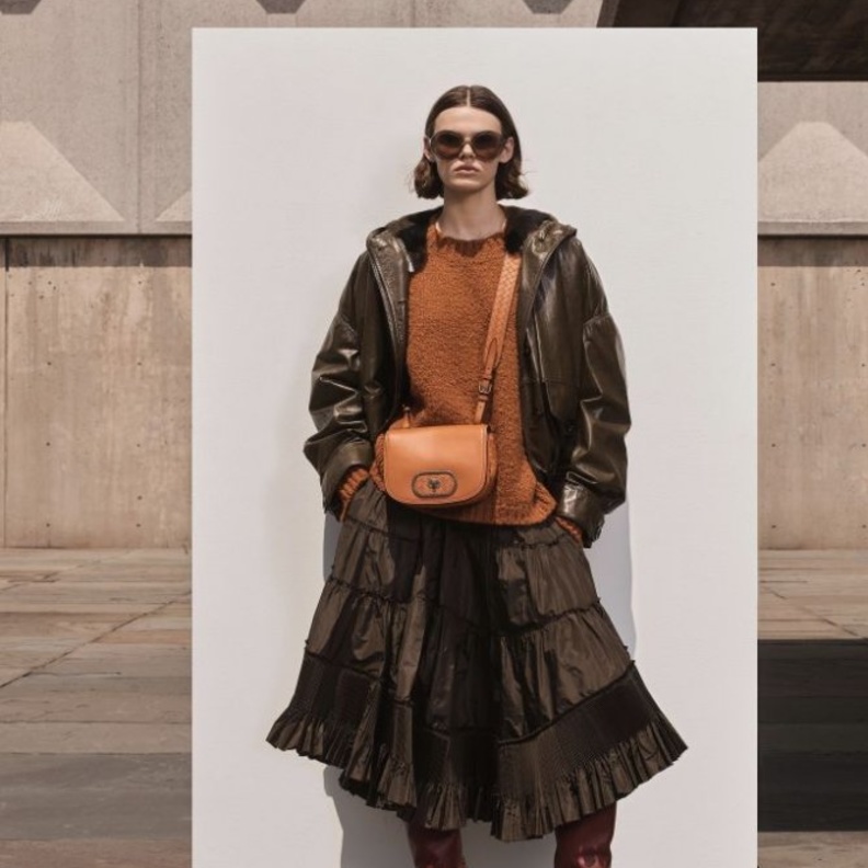  Alexander McQueen فستان كشكش من