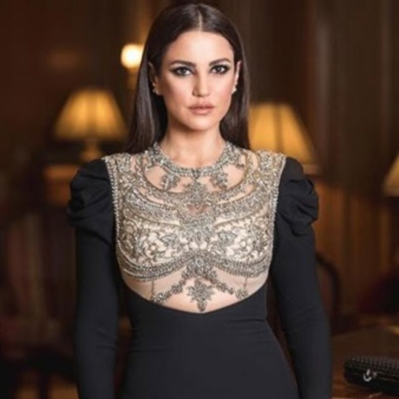 الفنانة درة 