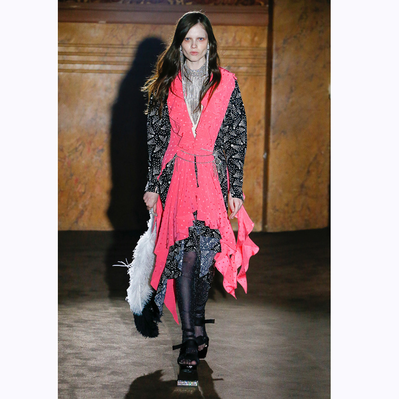 Gucci تُكرّم "ليو و بيرلا" في مجموعة ربيع صيف 2019