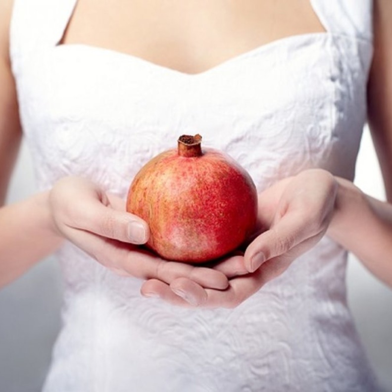  فوائد الرمان في تنحيف البطن للعروس قبل الزفاف.