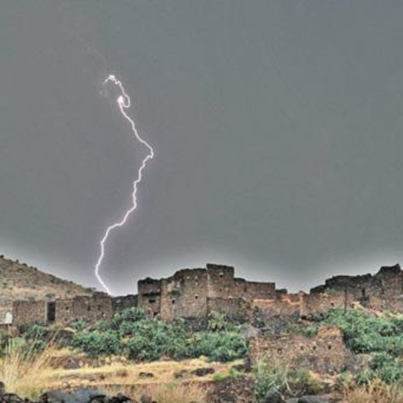 الأرصاد السعودية تحذر من استمرار التقلبات الجوية على بعض مناطق المملكة