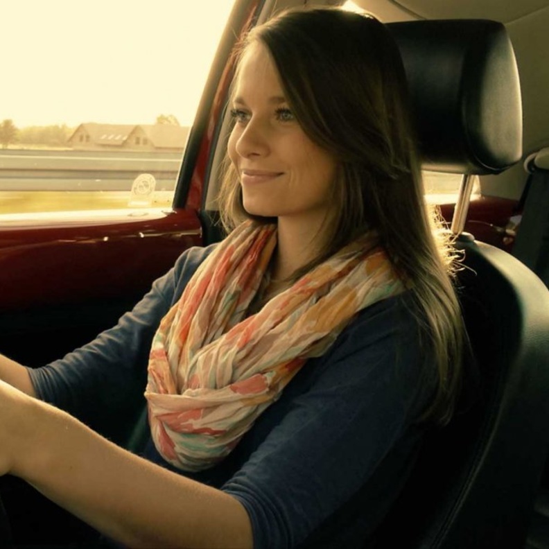 االجلوس بطريقة صحيحة هي من أساسيات تجنب آلام الرقبة والظهر