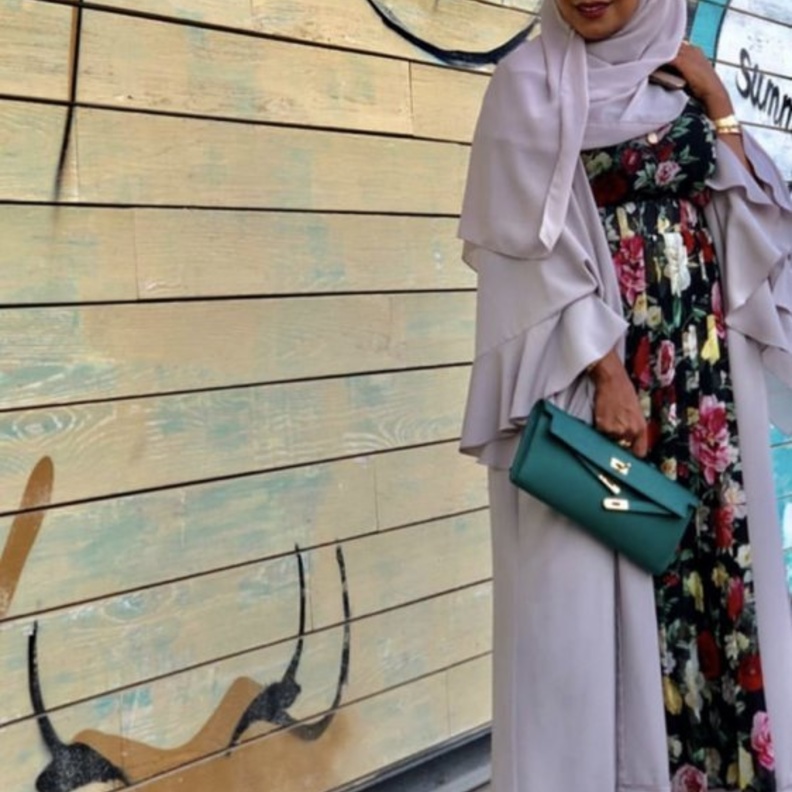  تنسيق إطلالة ناعمة وبسيطة باللون السكري