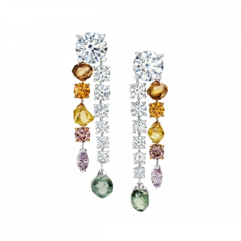 أقراط من بياجيه Piaget