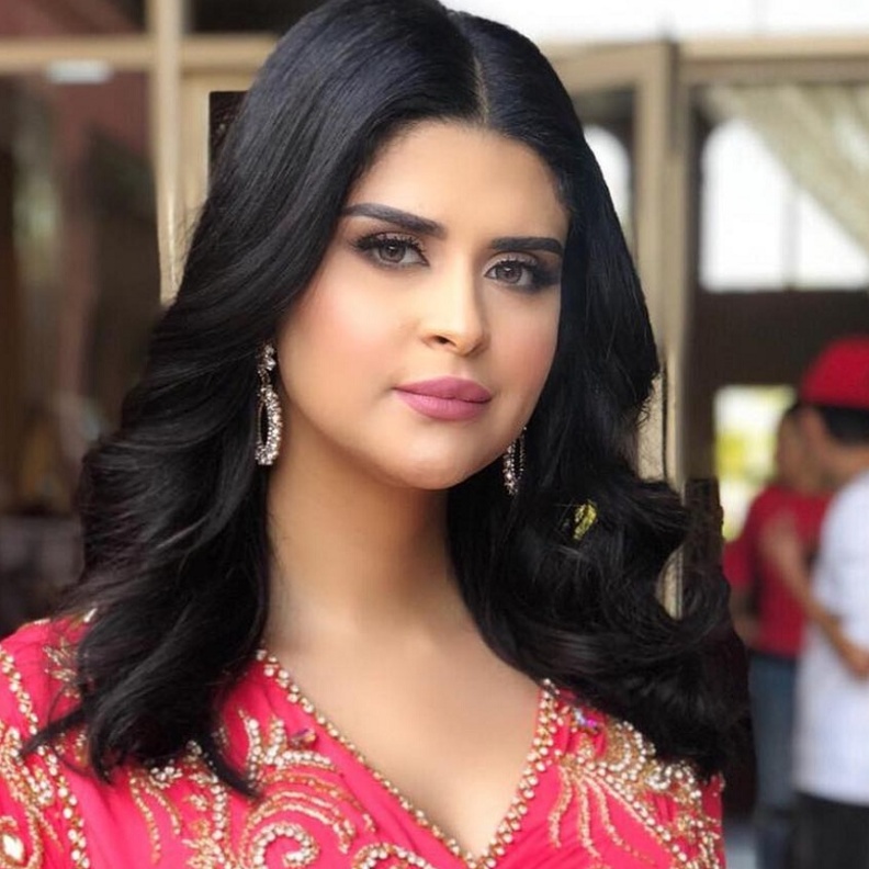 سلمى رشيد تتخلى عن لون شعرها الداكن