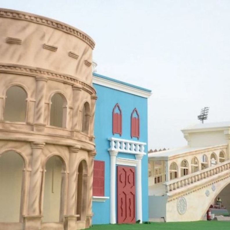 القرية الإيطالية احدى فعاليات مباراة كأس السوبر الايطالي