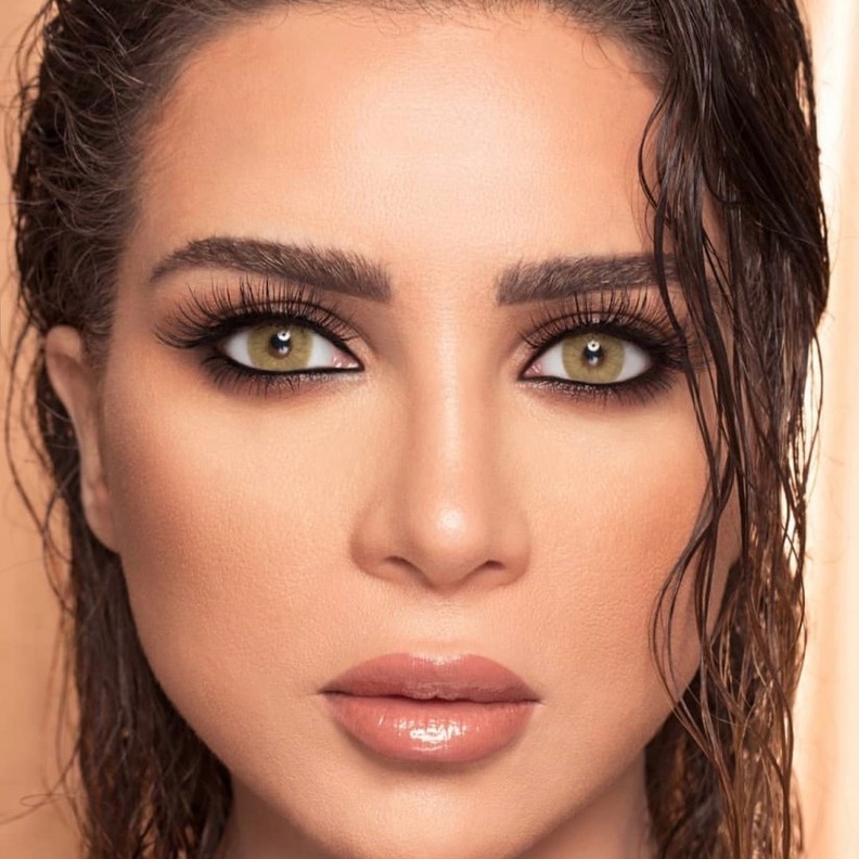 إطلالات جميلة وأنثوية وناعمة