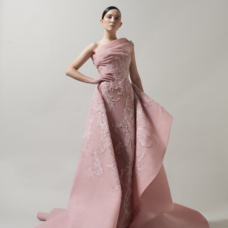 فستان خطوبة ديانا الخميس على احمد جمال