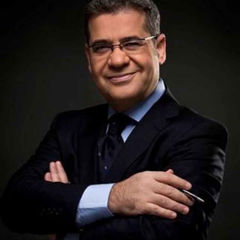 مصطفى الآغا يفجع بوفاة والده