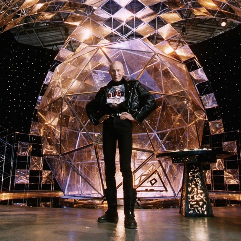 المتسابقين في المرحلة الاخيرة من المسابقة 