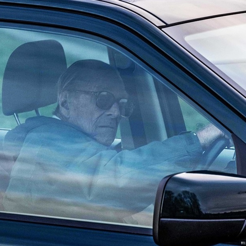 سيارة الأمير فيليب بعد الحادث